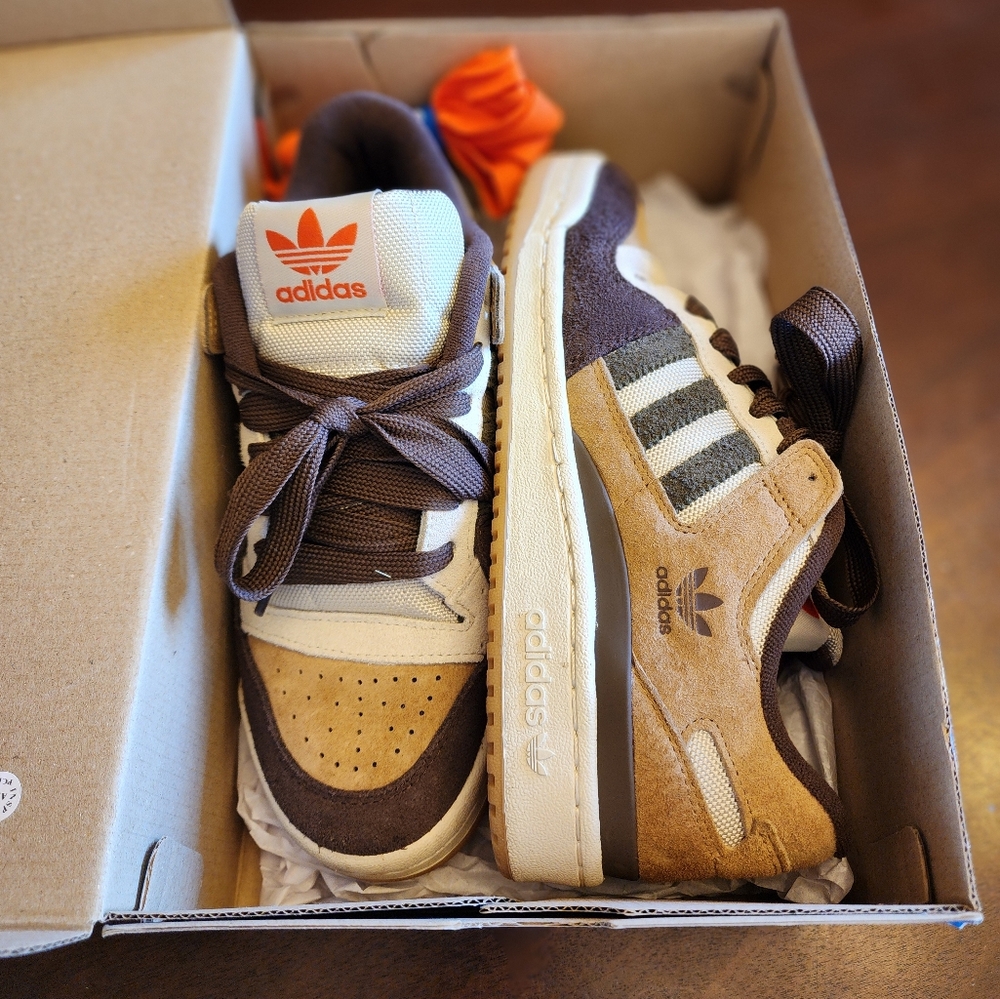 Adidas, Men Size 6.5 Or Womens 8.5 Forum 84 Low Originals. Brown,tan